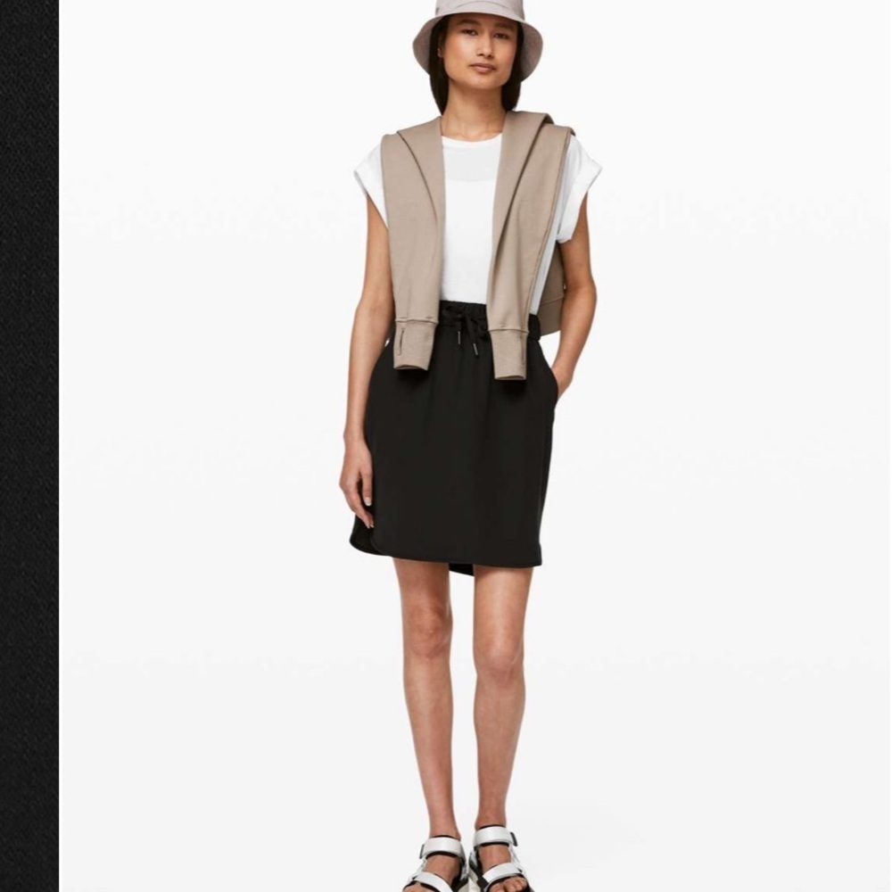 Lululemon black On the Fly skirt 12 casual mini